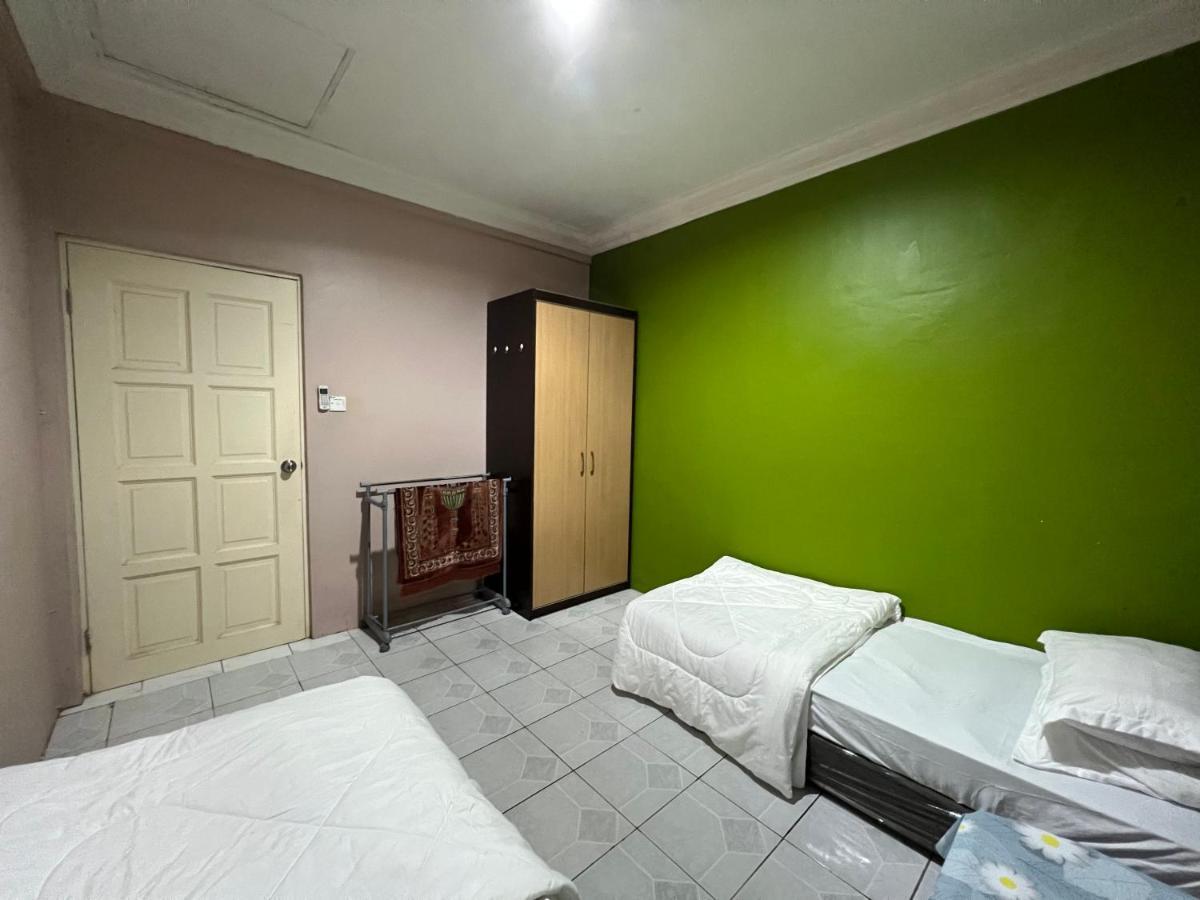 Hanif Homestay Кучинг Экстерьер фото