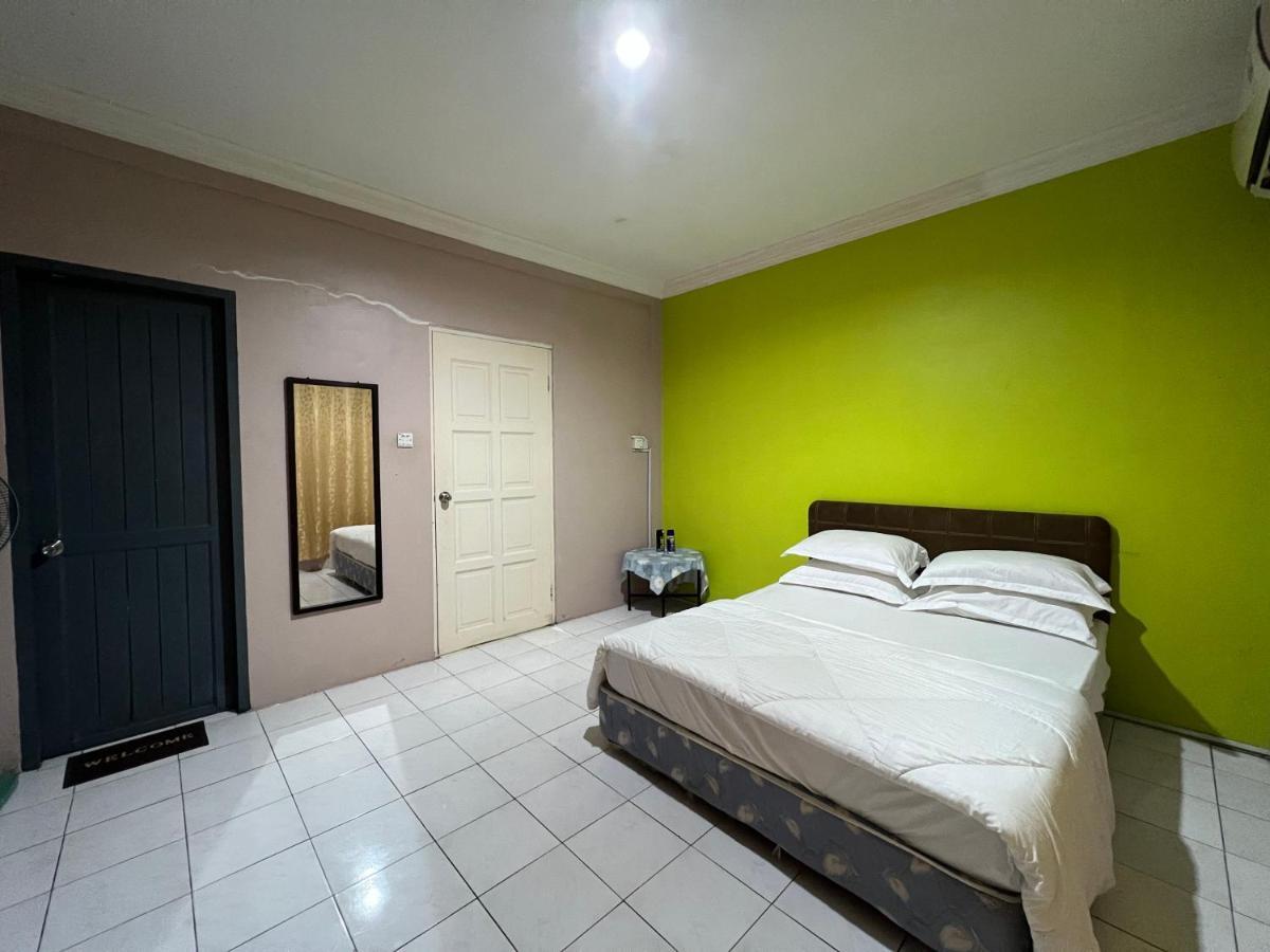 Hanif Homestay Кучинг Экстерьер фото
