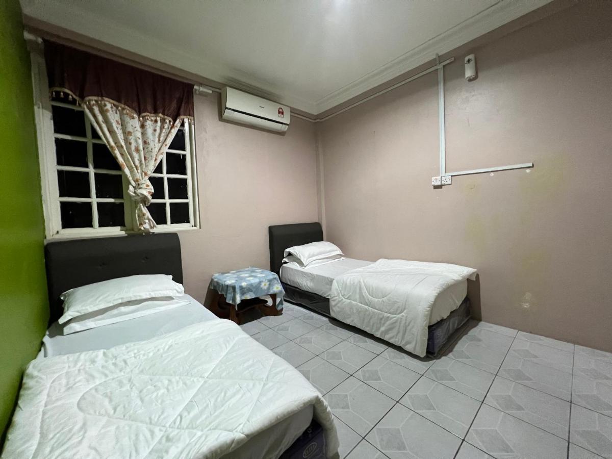 Hanif Homestay Кучинг Экстерьер фото