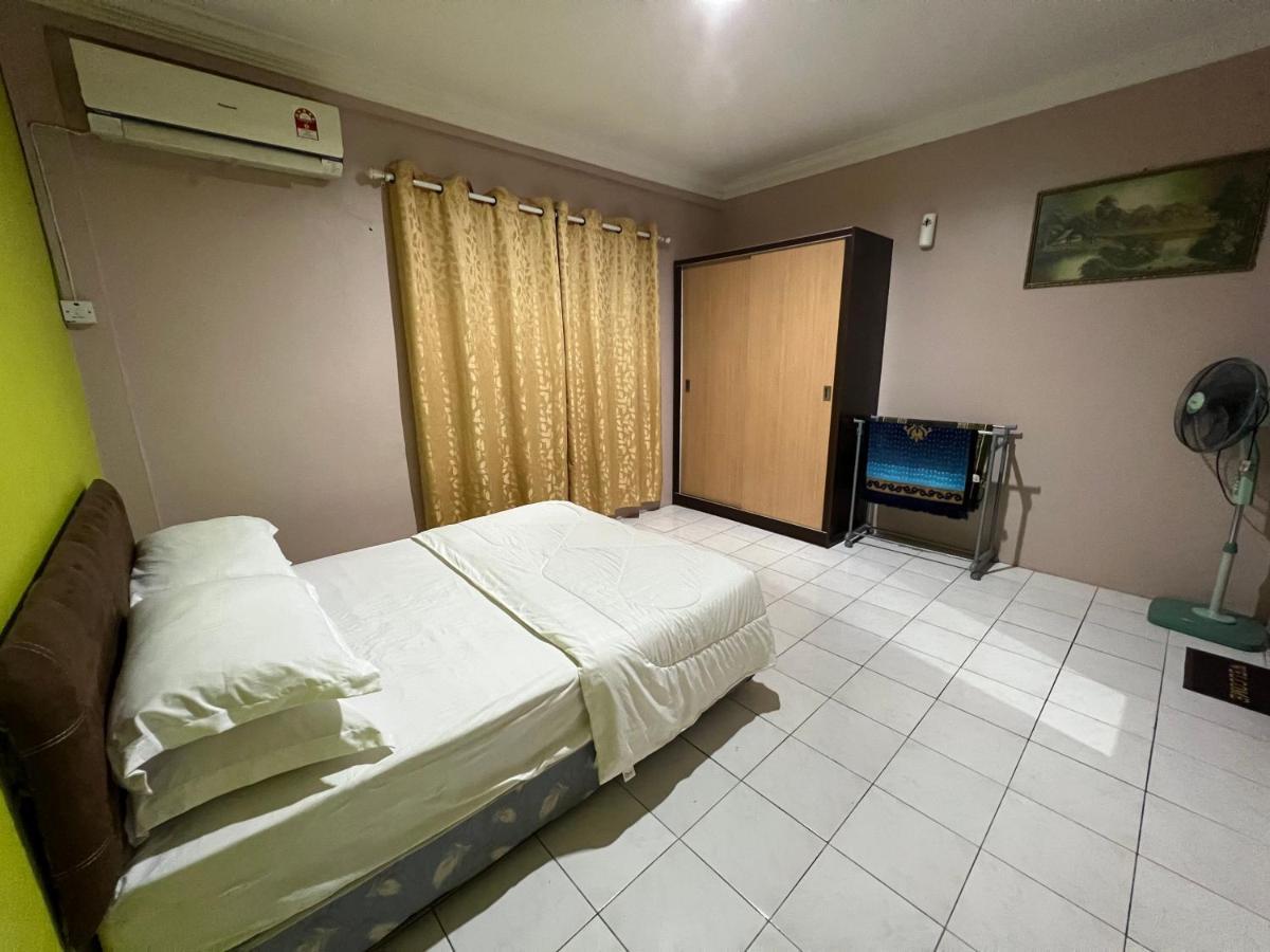 Hanif Homestay Кучинг Экстерьер фото