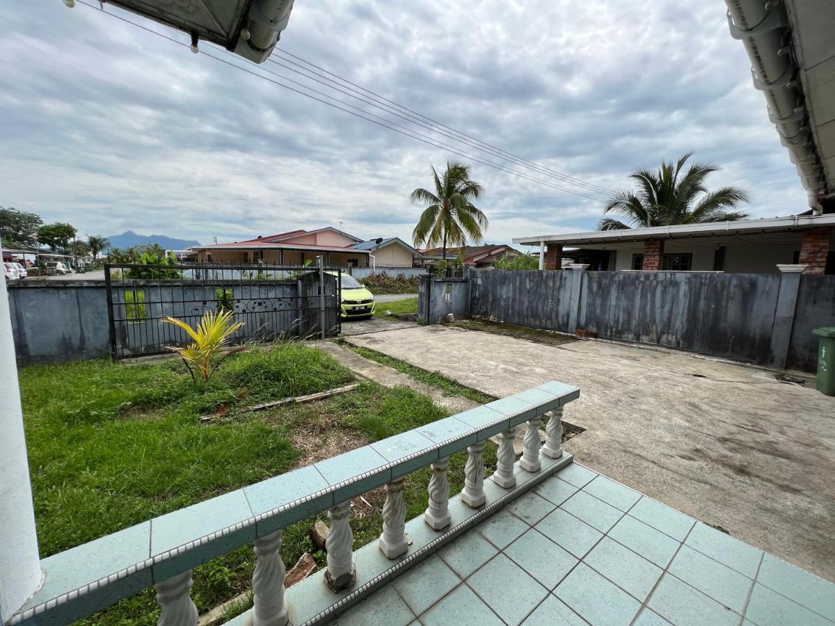 Hanif Homestay Кучинг Экстерьер фото