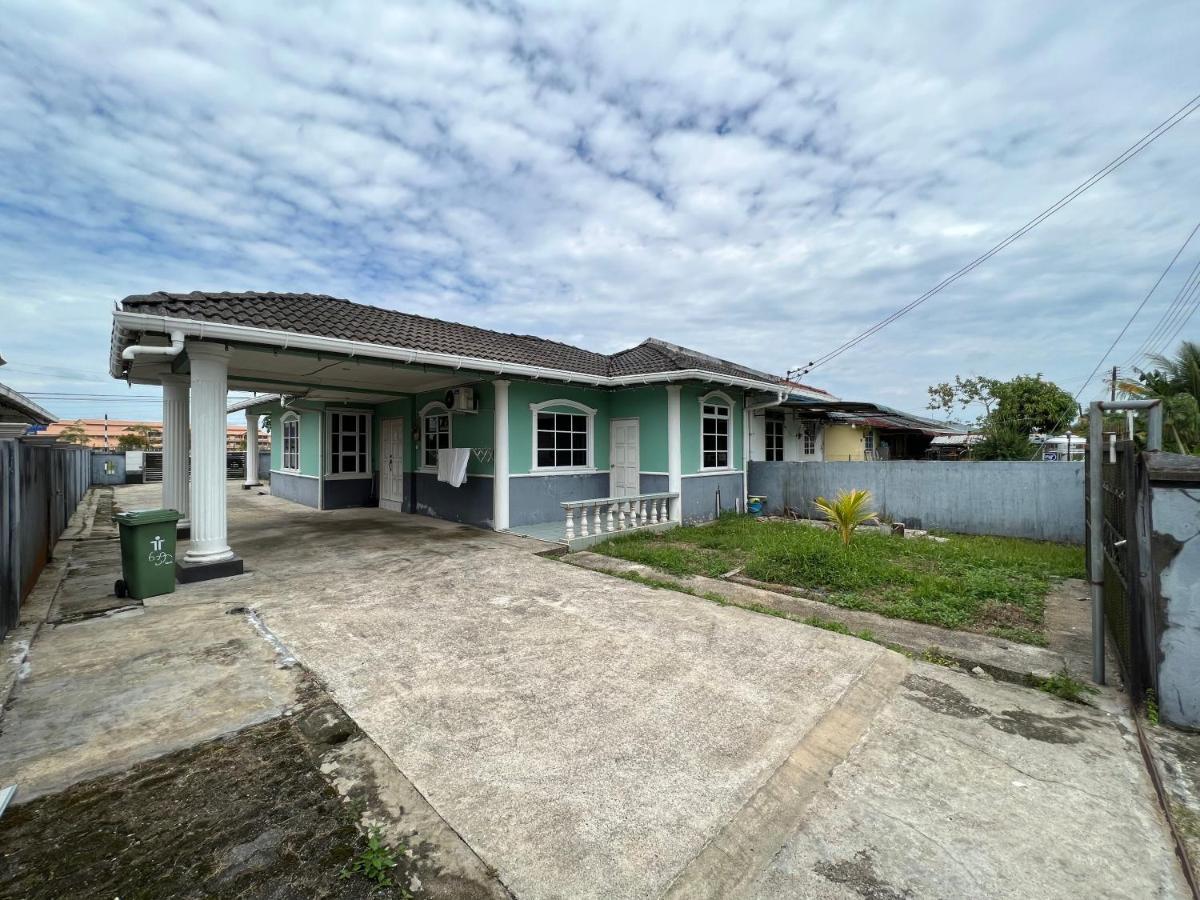 Hanif Homestay Кучинг Экстерьер фото