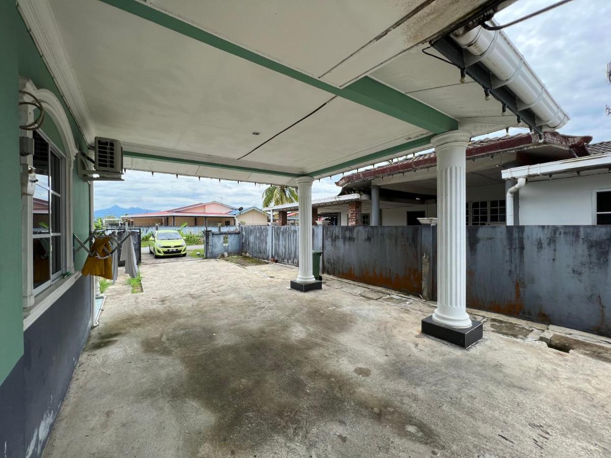 Hanif Homestay Кучинг Экстерьер фото
